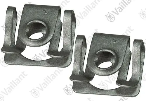 Zwei metallische Klammern von Vaillant, jeweils mit einem Loch in der Mitte und seitlichen Halterungen, geeignet für verschiedene Anwendungen.